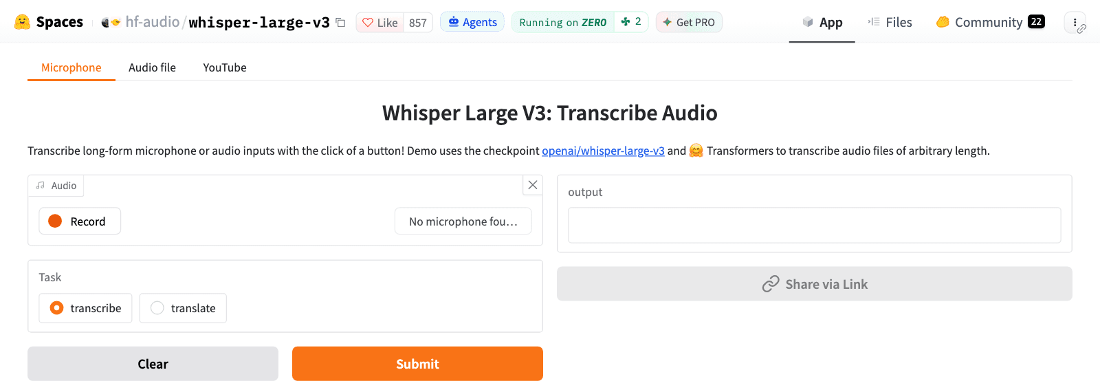 Приложение hf-audio/whisper-large-v3 в Spaces, которое агент нашёл по запросу о расшифровке аудио: запись с микрофона, загрузка файла или ссылка на YouTube и кнопка расшифровки